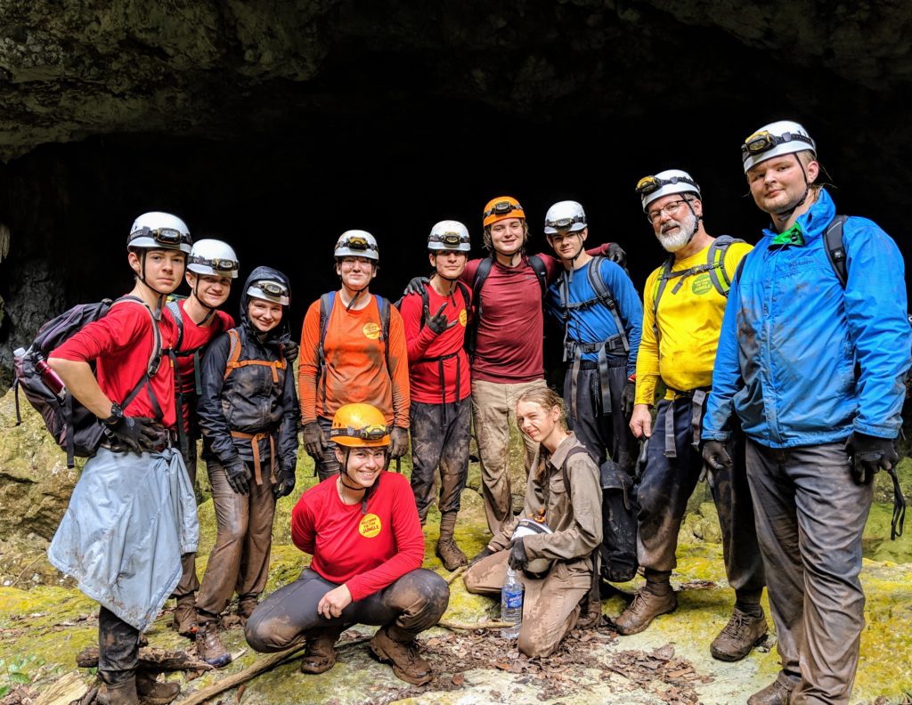 vietnam-caves-group